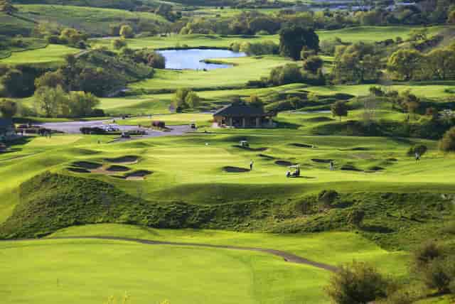 Cinnabar Hills Golf Club Canyon Course: lush greens ideal for corporate retreats and team-building.