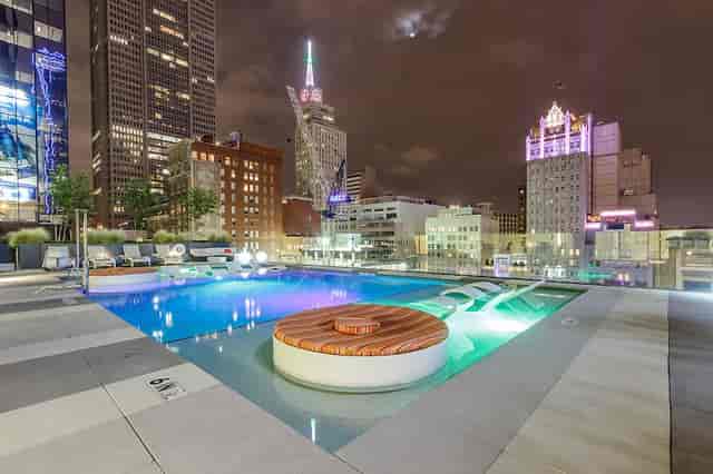 Rooftop pool at Hilton Garden Inn Downtown Dallas, ideal for evening cocktail parties.