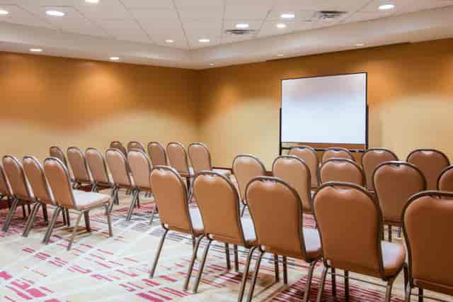 Conference center in Crowne Plaza Houston TX, featuring a presentation-ready meeting room.