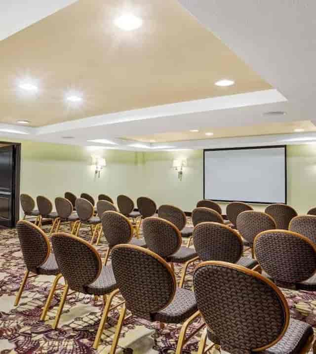 Birch Room at Crowne Plaza Houston, versatile setup for presentations and workshops.