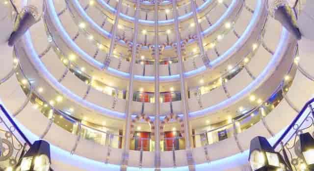 Grand atrium at LEADER Al Muna Kareem Hotel, ideal for elegant events and conferences.