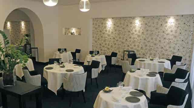 Elegant dining space at Le Gourmet de Sèze for upscale events and corporate dinners.