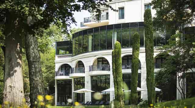 Elegant Terrasse du Pavillon venue with greenery, ideal for meetings and events.