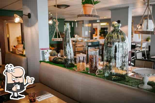 Elegant dining space at Jardin & Company for upscale events and gatherings.