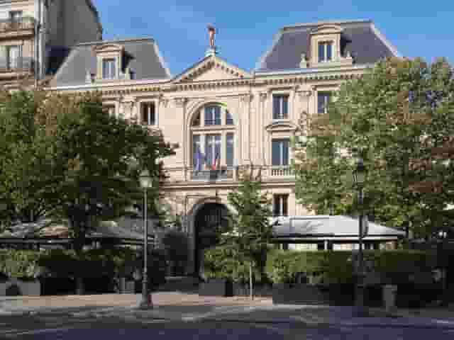 Les Trois Salons