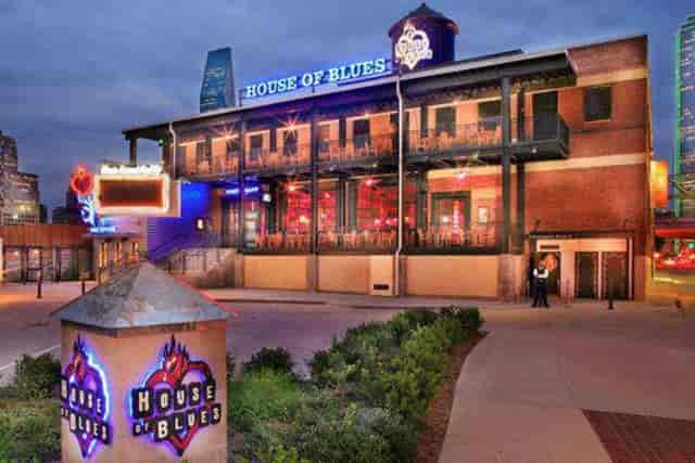 House of Blues Dallas exterior, vibrant venue for corporate events and gatherings.