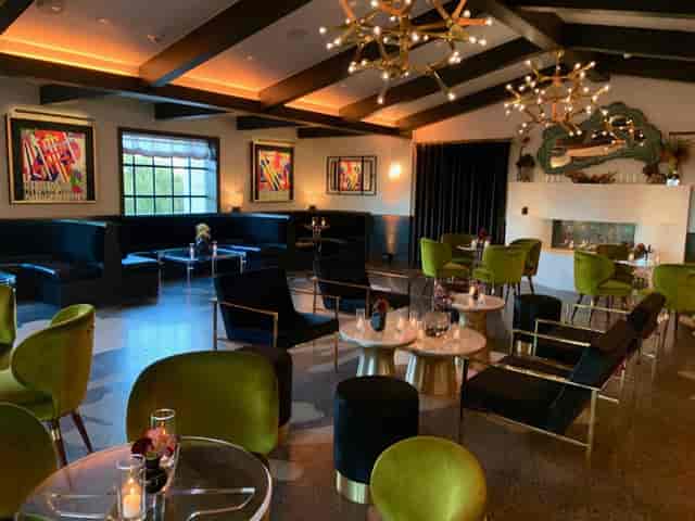Chic social club in Park House Dallas, perfect for networking events and intimate meetings.