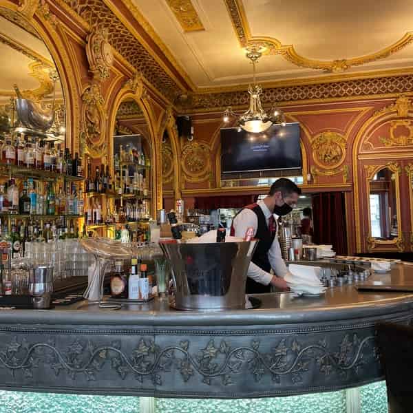 Bar