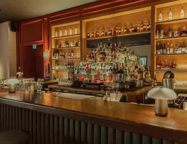 Cocktail bar