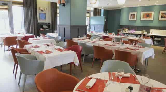 Elegant Bistro in Le Rive Gauche, ideal for events with modern decor and ample space.