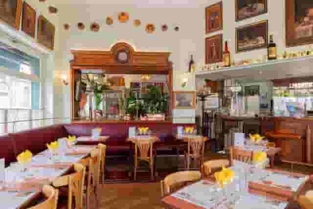 Dining room 3