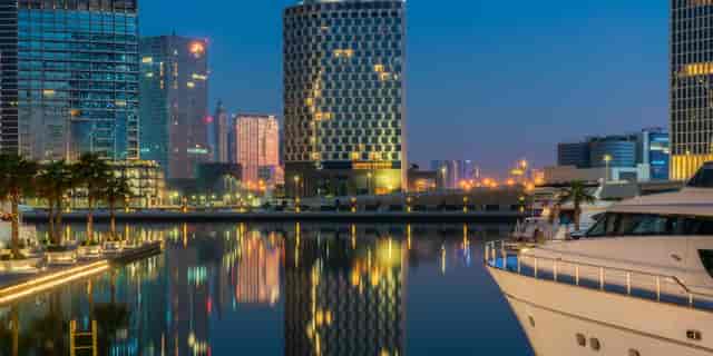 Falcon view at Hotel Indigo Dubai: upscale corporate events by a vibrant waterfront.