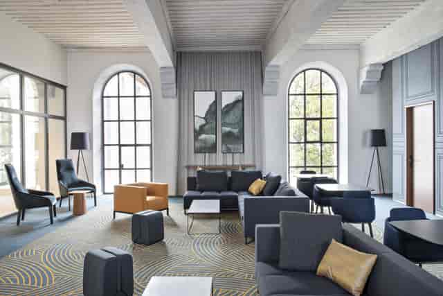 Modern meeting space at L’Académie, InterContinental Lyon for networking events.