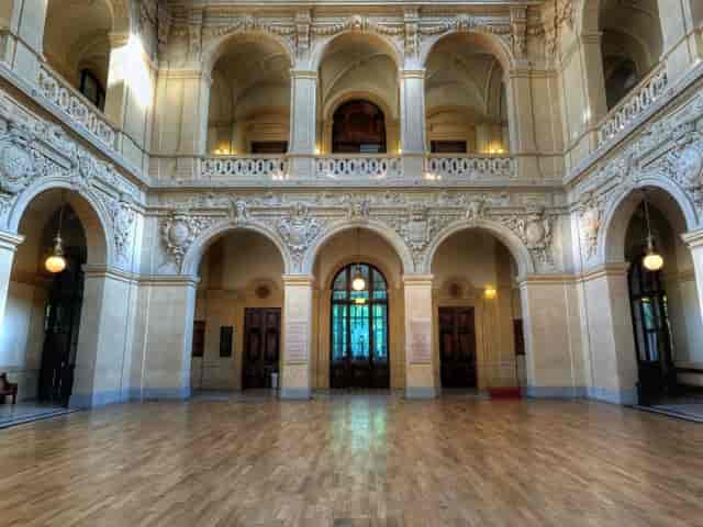 Corbeille in Palais de la Bourse Lyon, grand venue with ornate architecture for elegant events.