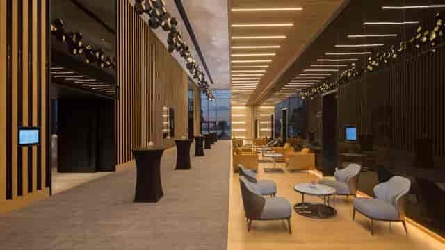 Ballroom at Banyan Tree Dubai: stylish venue for upscale events and networking.