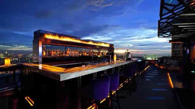Stunning rooftop bar at Cloud Dining & Lounge, ideal for networking and corporate events.