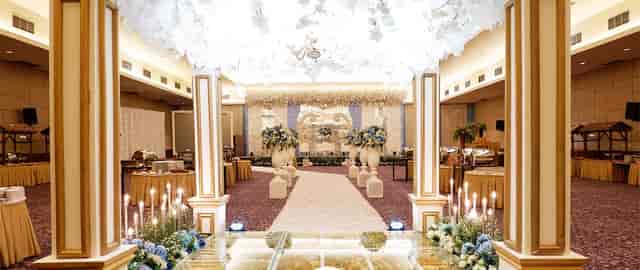 Elegant ballroom at Royal Palm Hotel, perfect for romantic weddings and upscale events.