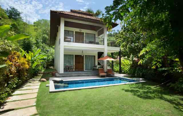 Beachfront Villa in Plataran, Indonesia with pool for retreats and gatherings.