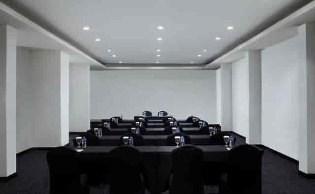 Contemporary ballroom at Grandkemang Hotel Jakarta for corporate events and workshops.