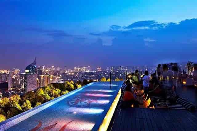 Rooftop venue SKYE with infinity pool and city skyline, ideal for upscale events and galas.