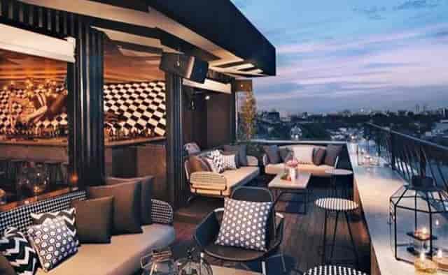 Rooftop lounge with chic seating, perfect for upscale cocktail receptions and gatherings.