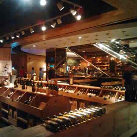 Sophisticated wine store in Social House, ideal for tastings and upscale events.