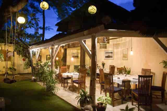 Charming outdoor dining at Zibiru Restaurant, ideal for intimate events and gatherings.