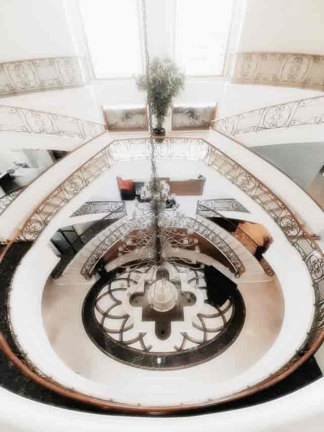 Toeti Roosseno Plaza – Toeti Roosseno Plaza