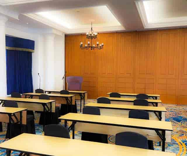Professional meeting room in Toeti Roosseno Plaza, elegant chandelier, workshops, seminars.