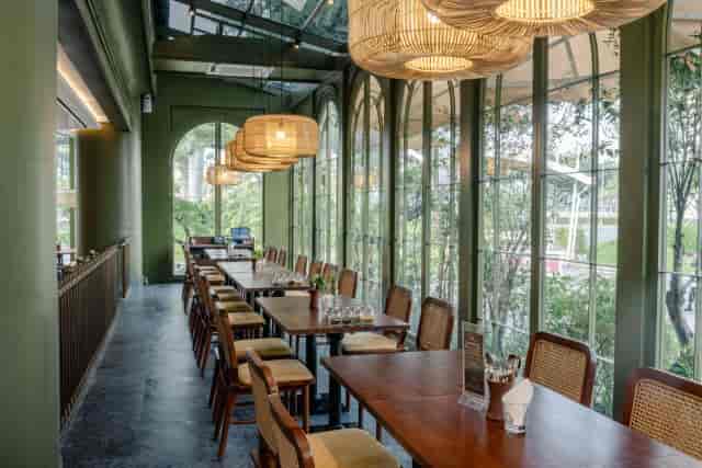 Teras Summarecon Serpong: modern venue with natural light for meetings and events.