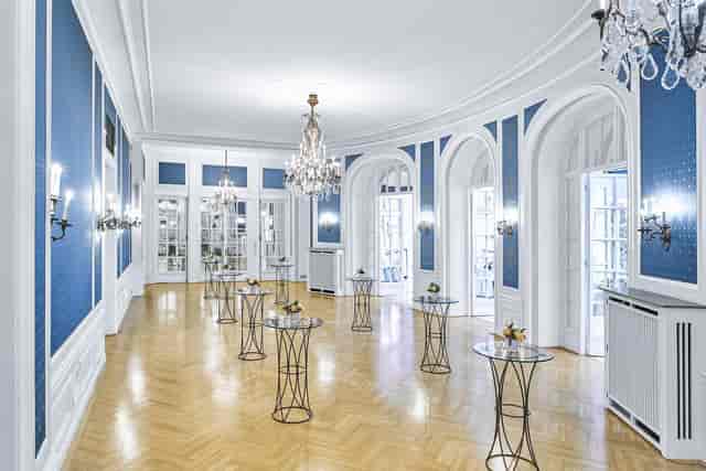 Elegant Goldener Saal, Hotel Atlantic Hamburg, ideal for upscale receptions and networking.