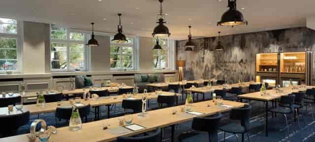 Lillienthal Conference Center, bright meeting space for professional events in Hamburg Airport.
