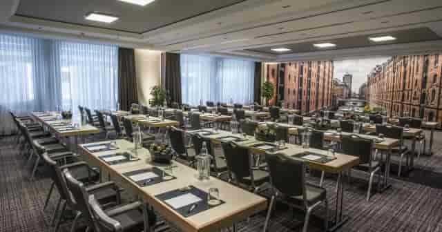Corporate meeting room with natural light at Best Western Plus Hotel Boettcherhof.