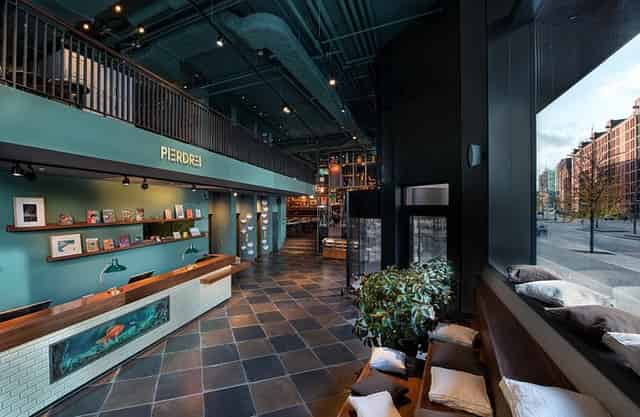 RACKER ROOM