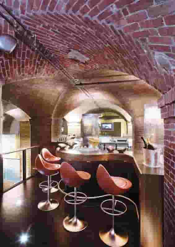 bar
