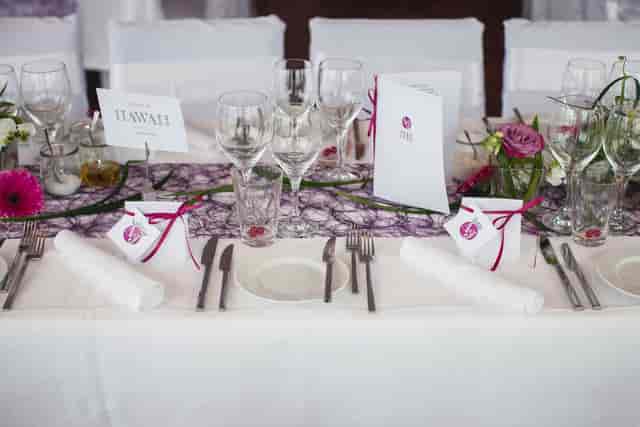 Alster Lounge event table, floral, corporate party