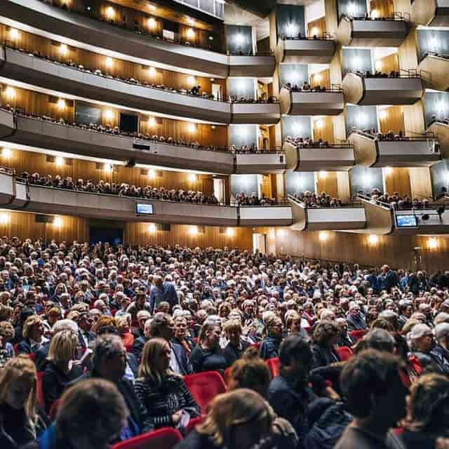 Hamburg Opera main stage, full house, opera, conference