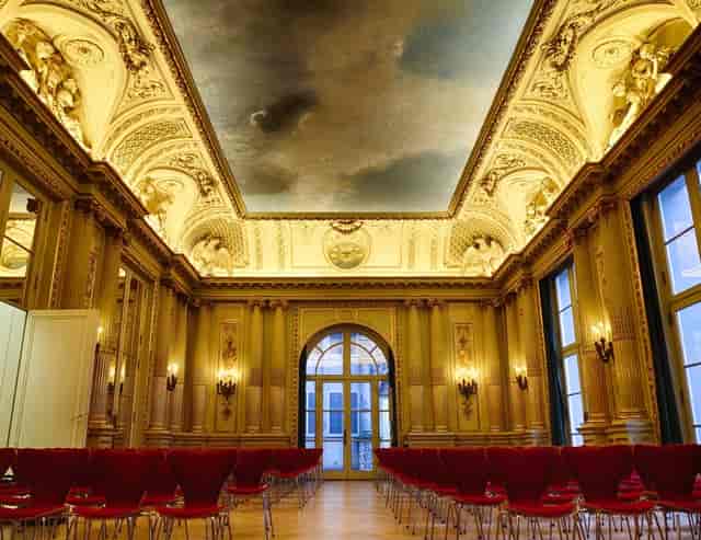 Hamburg ballroom event, ornate ceiling, museum gala, VIP meeting