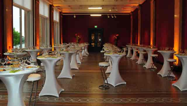 Kunsthalle cocktail reception, elegant uplighting, networking event