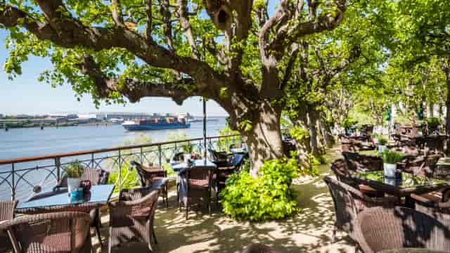 Hotel Jacob terrace, waterside event, outdoor reception