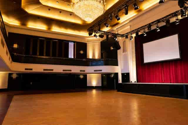 Rothenbaum Saal ballroom, stage, gala, conference.