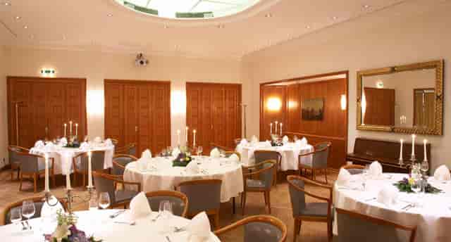 Jugendstilsaal Hamburg: Elegant venue, classic private party.