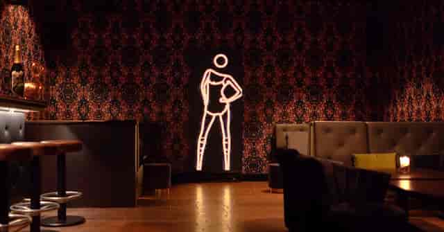 Bar privé event, lounge decor, networking