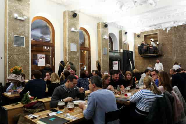 Rustic dinner party, Parlament private room, holiday, networking