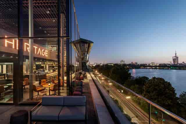 Rooftop bar Hamburg, city view, cocktail reception, networking