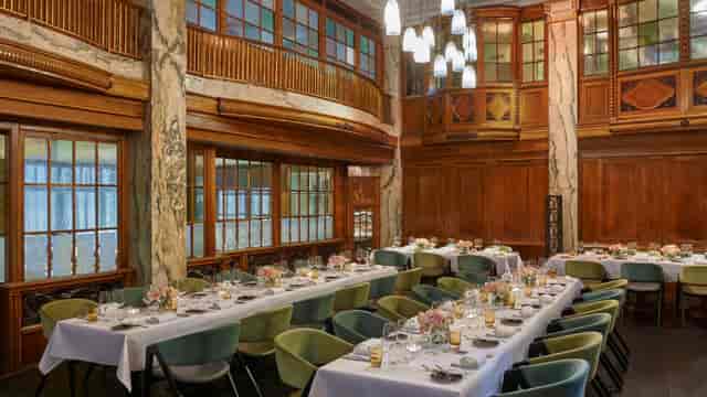 Hamburg hotel gala hall, vintage charm, corporate event