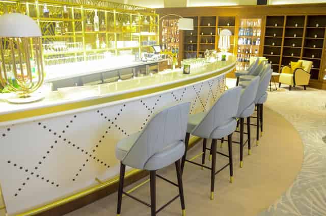 bar
