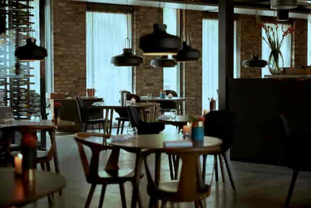 Restaurant Kontrast modern industrial event space