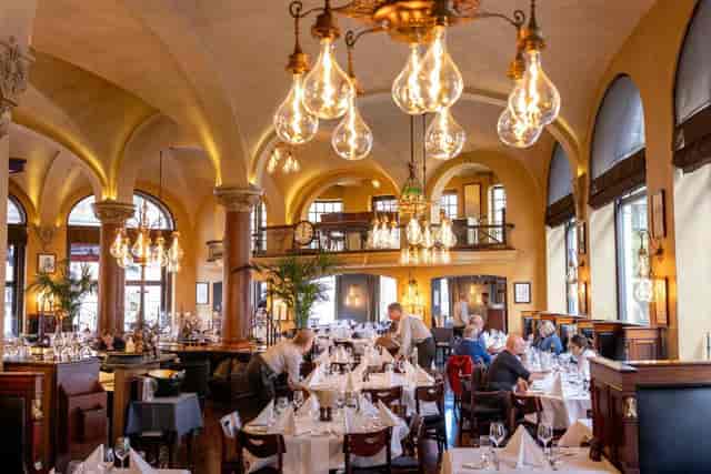 Anmeldelse av Theatercaféen (+) | DN