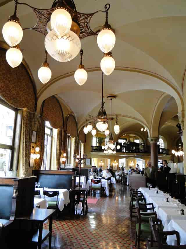 Theatercafeen bar, warm lighting, event venue